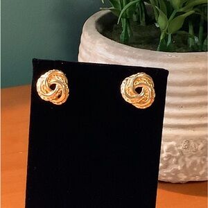 Vintage Gold Tone Knot- Post Earrings Great Never Worn Condition!!